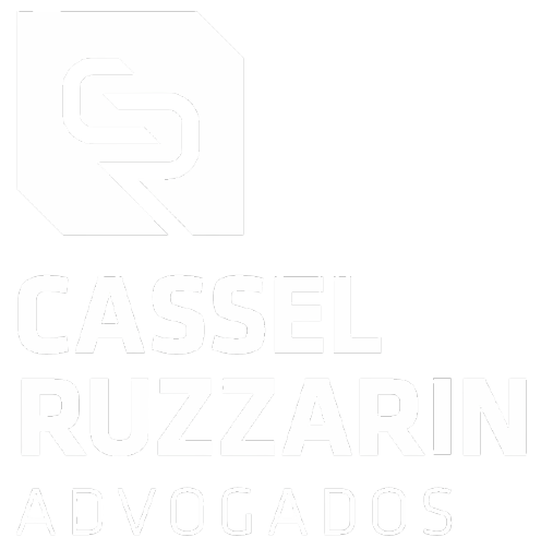 Logo do escritório Cassel Ruzzarin Advogados em versão monocromática, com símbolo institucional e tipografia moderna